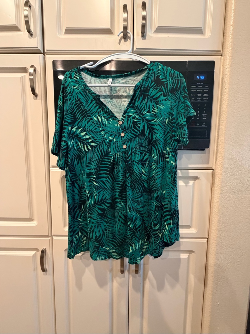 V-Neck Tropical Print Tunic Top in Green